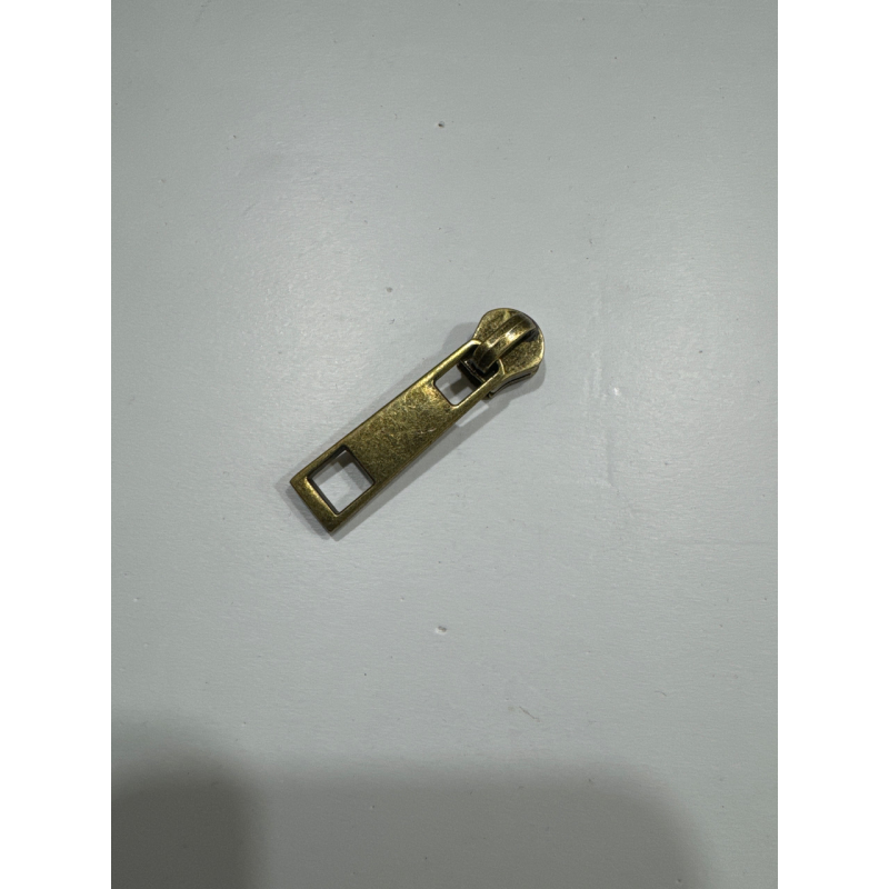 Бігунок сумковий без фіксатора на металеву блискавку No5 темний антик