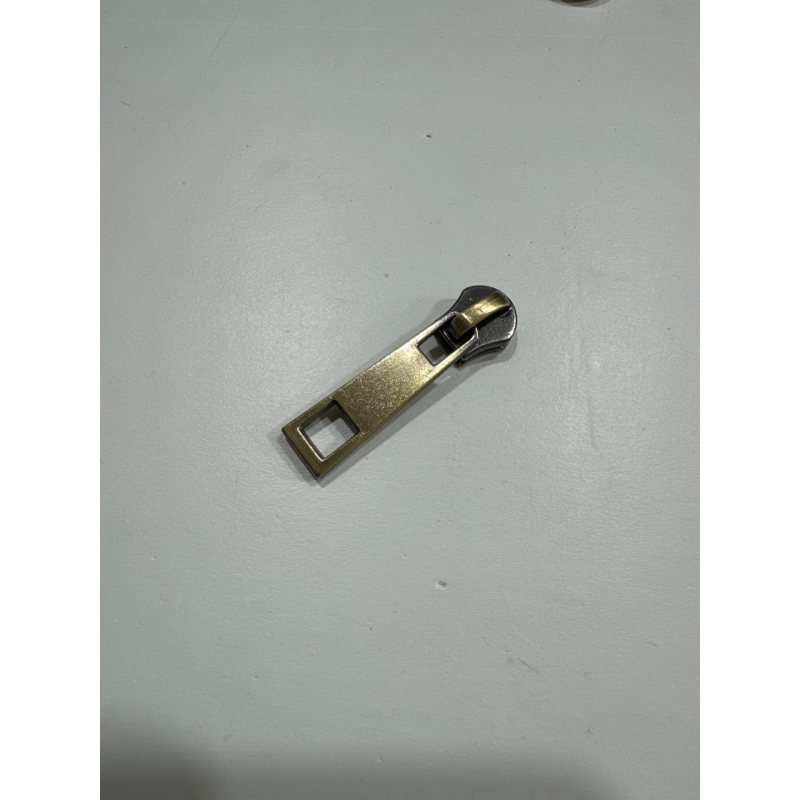 Бігунок сумковий без фіксатора на металеву блискавку No5 світлий антик