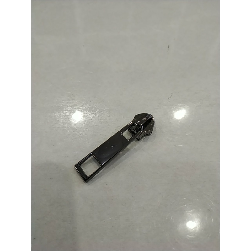 Бігунок сумковий без фіксатора на спіральну блискавку No5 чорний нікель Бігунок сумковий без фіксатора на спіральну блискавку No5 чорний нікель